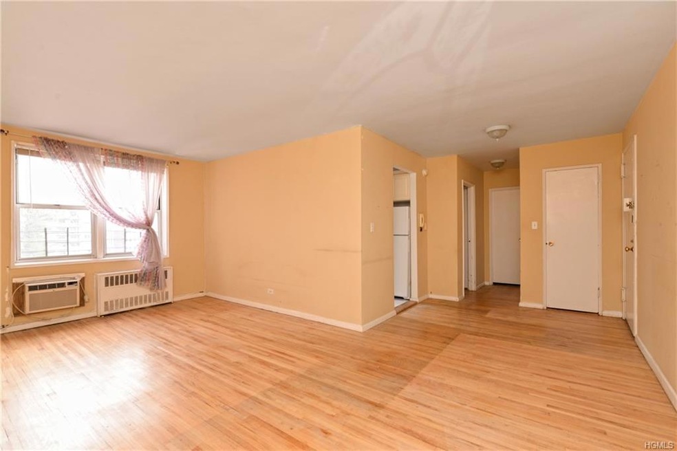 609 Kappock St unit 4E, Bronx, NY 10463 - photo 1
