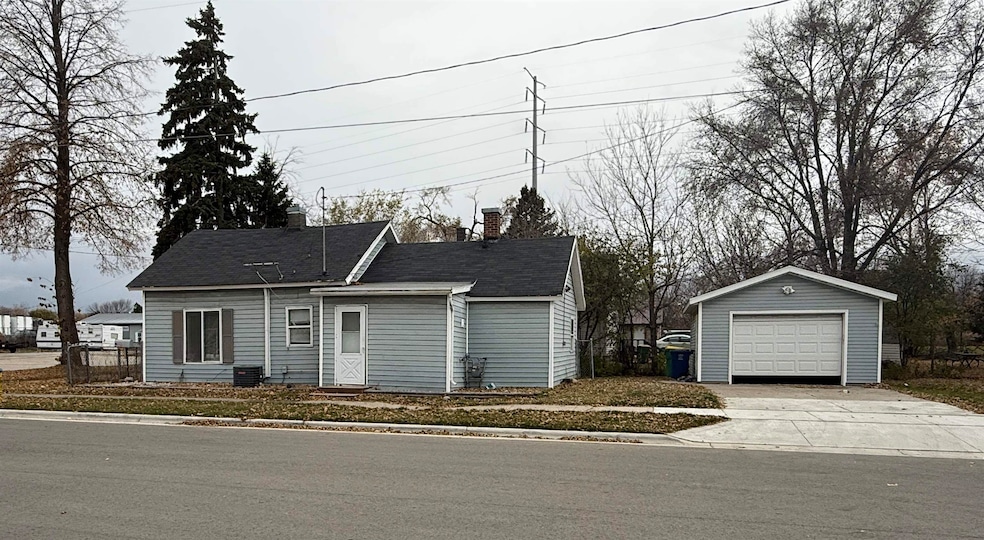 600 9th St, Green Bay, WI 54304 - photo 1