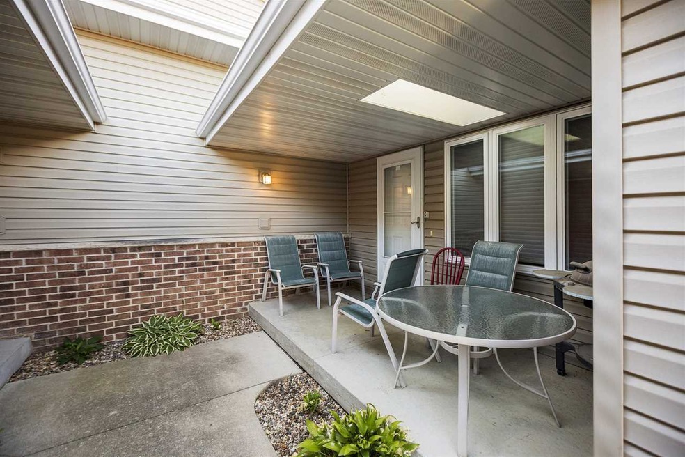 1516 Aspen Dr, Waterloo, IA 50701 - photo 1