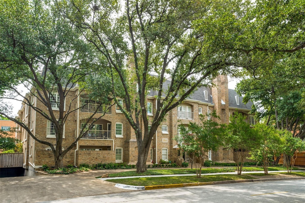 Savoy Condominiums in HPISD