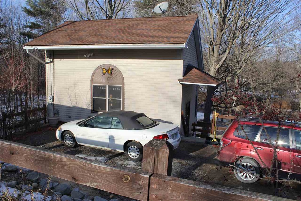 Amazing River Front home on Dead End street