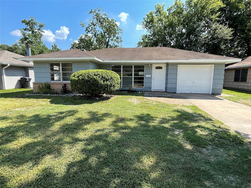 5109 Verdome Ln, Houston, TX 77092 - photo 1