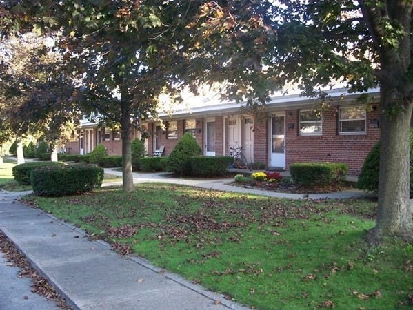 4 Alexander Ave unit 4, Clinton, MA 01510 - photo 1