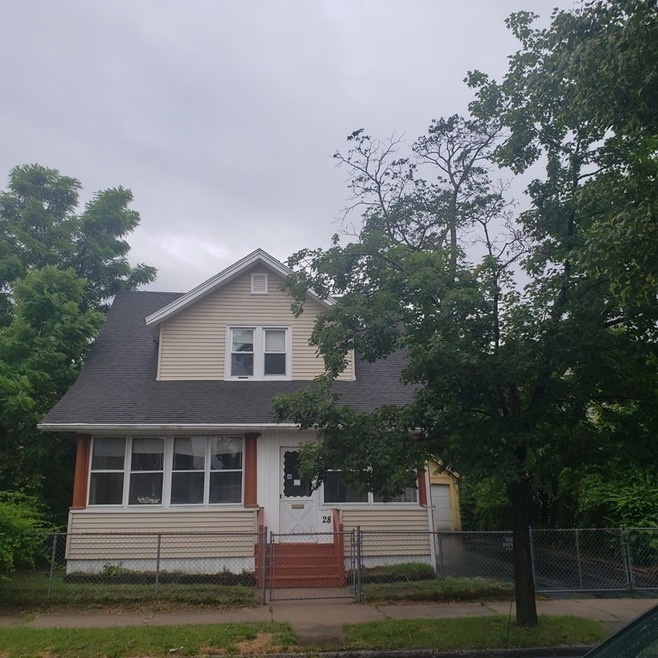 28 Shawmut St, Springfield, MA 01108 - photo 1