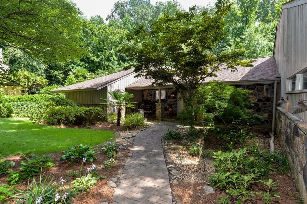 FOUR BEDROOM RANCH HOME WITH POOL IS AN ENTERTAINE