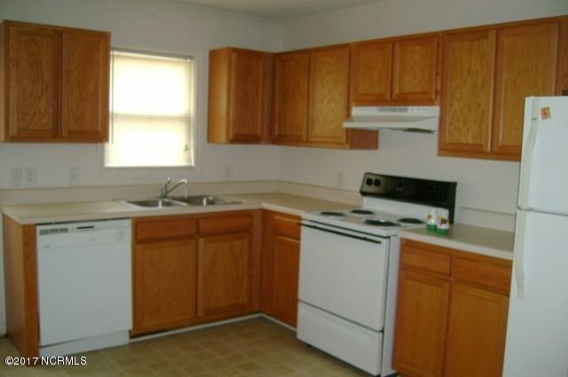 243 Lakewood Dr unit A, Jacksonville, NC 28546 - photo 1