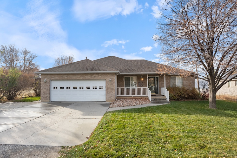 260 S Center St, Santaquin, UT 84655 - photo 1