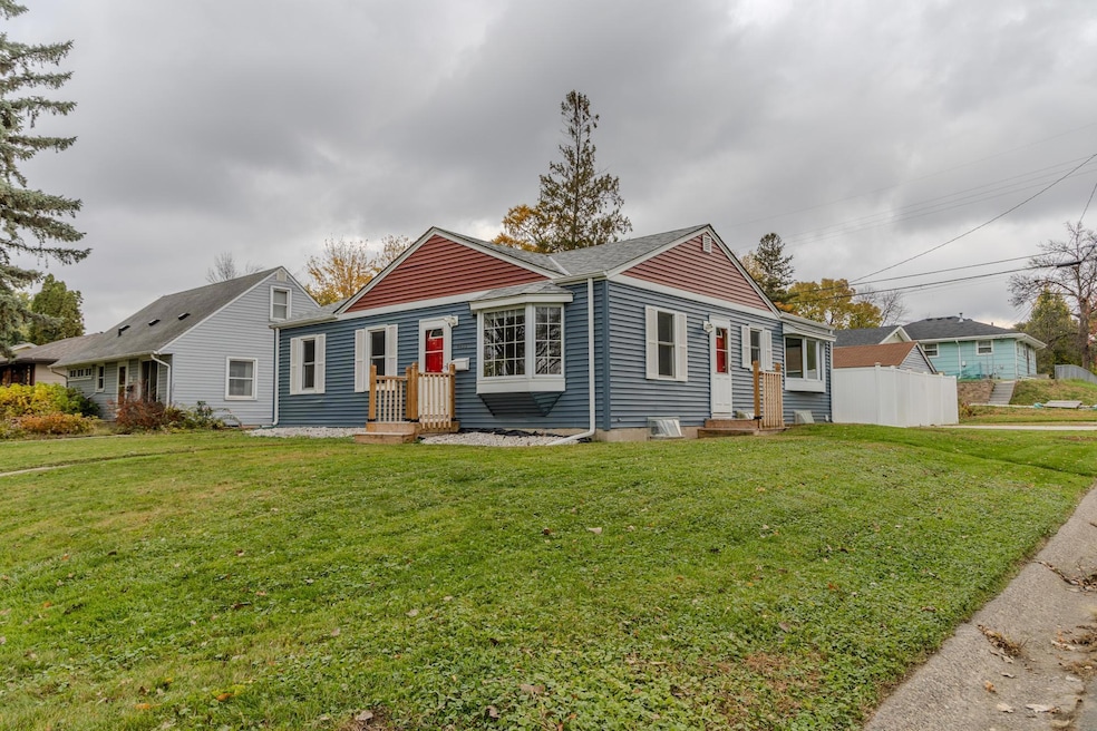 4655 Chatham Rd NE, Columbia Heights, MN 55421 - photo 1