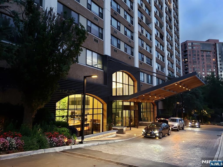 Briarcliff unit 18k, Cliffside Park, NJ 07010 - photo 1