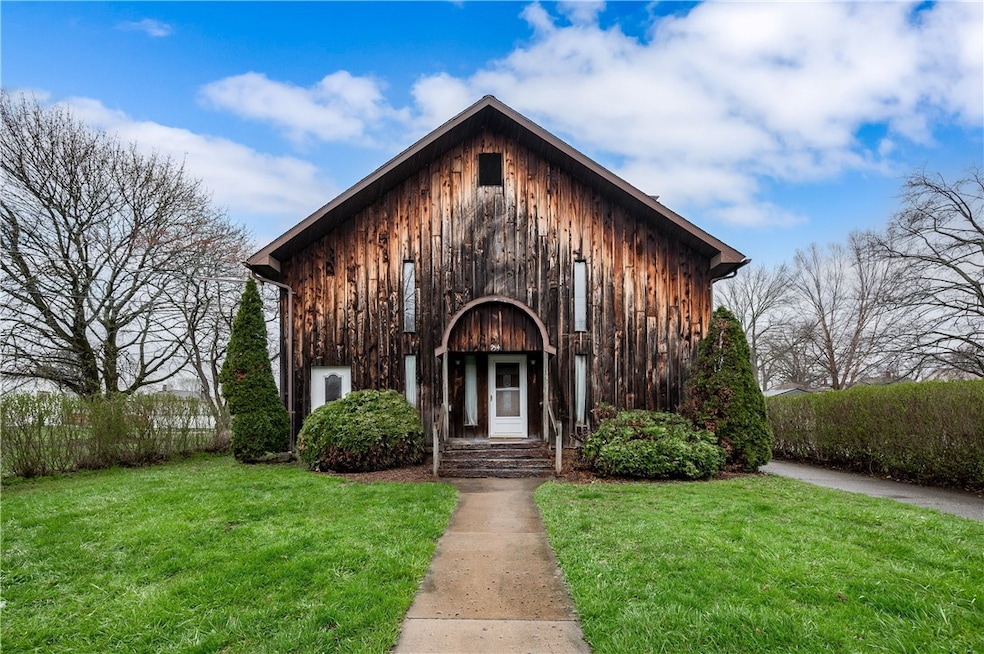 934 W Ridge Ave, Sharpsville, PA 16150 - photo 1