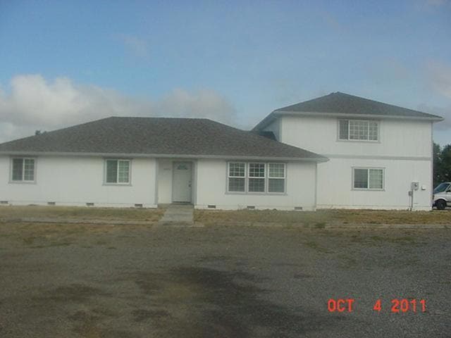 1602 Gibbon Rd, Central Point, OR 97502 - photo 1