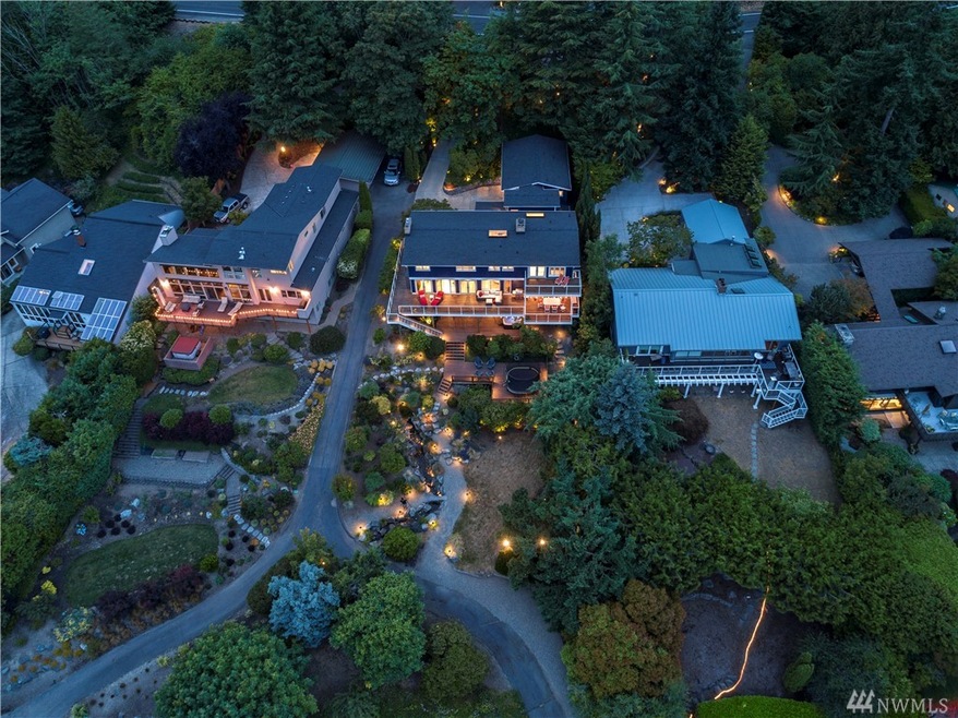 8246 E Mercer Way, Mercer Island, WA 98040 - photo 1