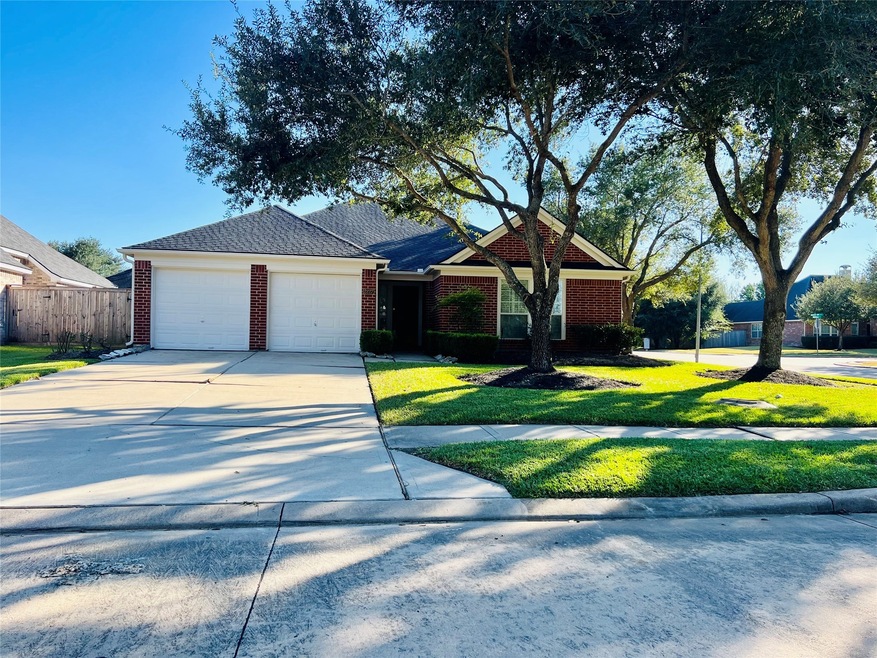 2227 Ridgefield Park Ln, Richmond, TX 77469 - photo 1