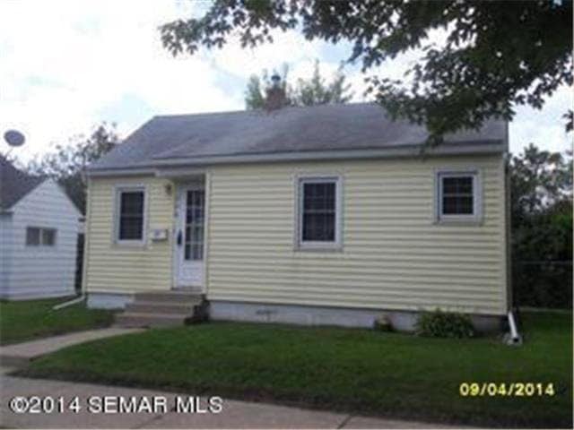 906 8th St SE, Austin, MN 55912 - photo 1