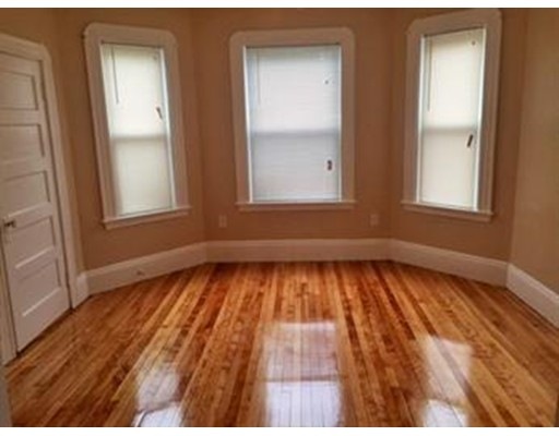 386 Chatham St unit 2, Lynn, MA 01902 - photo 1