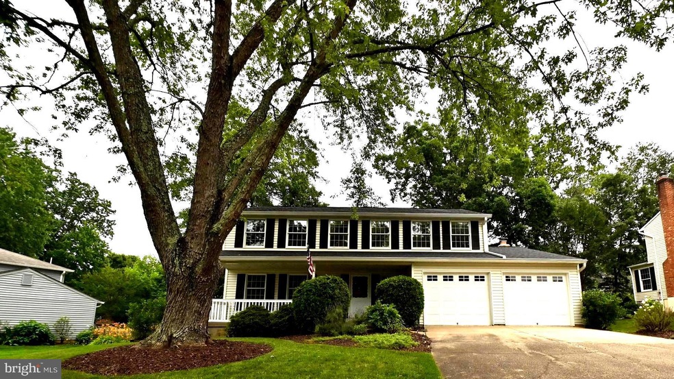 9815 Summerday Dr, Burke, VA 22015 - photo 1