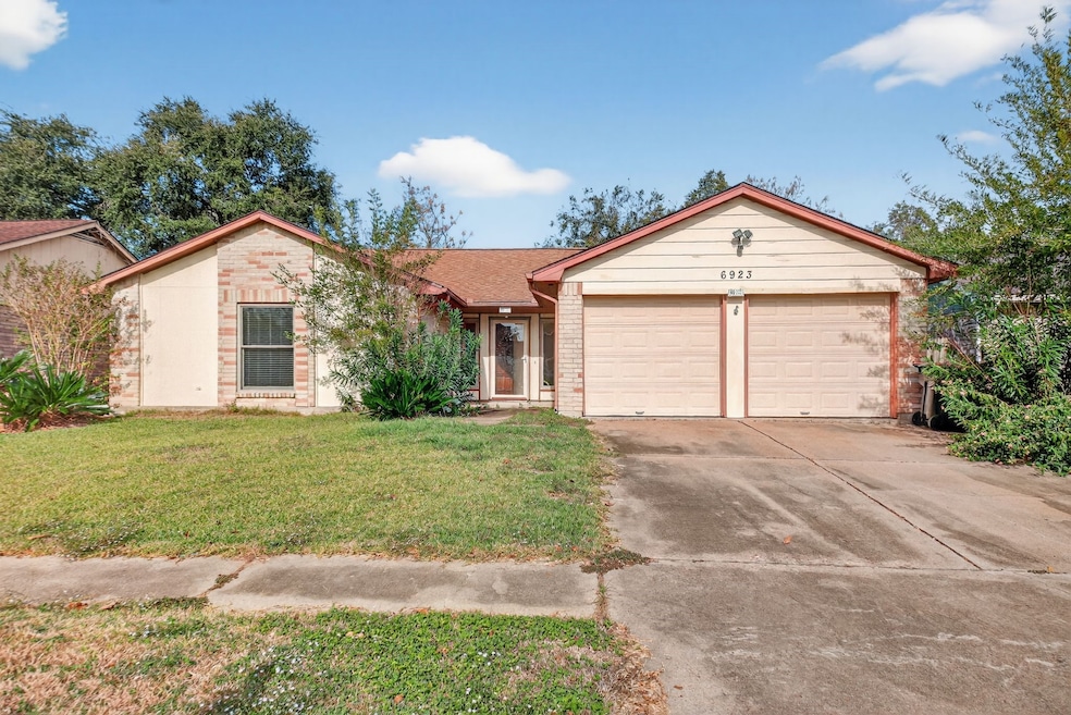 6923 Kearney Dr, Richmond, TX 77469 - photo 1