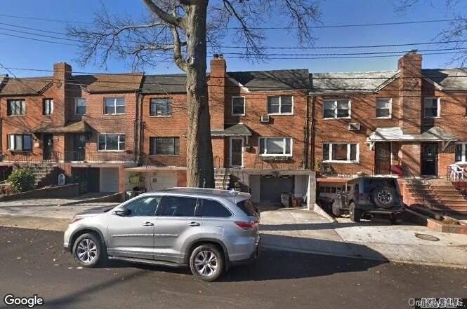 5736 164th St unit 1st Fl, Fresh Meadows, NY 11365 - photo 1