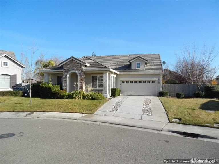 Beautiful single-story home a cul-de-sac.