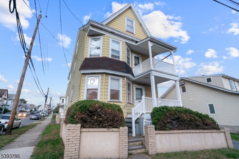 For Rent $1,900/month