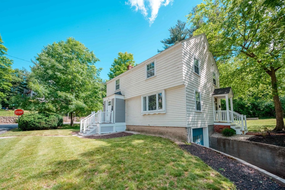 19 Boyd Rd, Derry, NH 03038 - photo 1