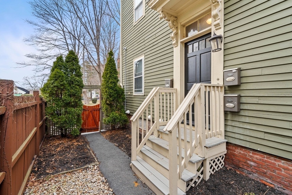 37 Union St unit 2, Salem, MA 01970 - photo 1