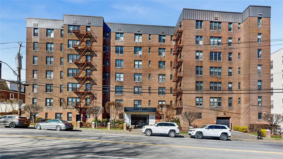 77 Bronx River Rd unit 4C, Yonkers, NY 10704 - photo 1