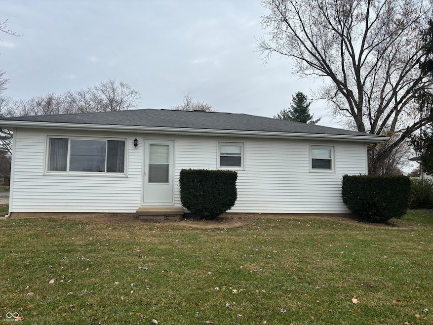5403 S Vine St, Columbus, IN 47201 - photo 1