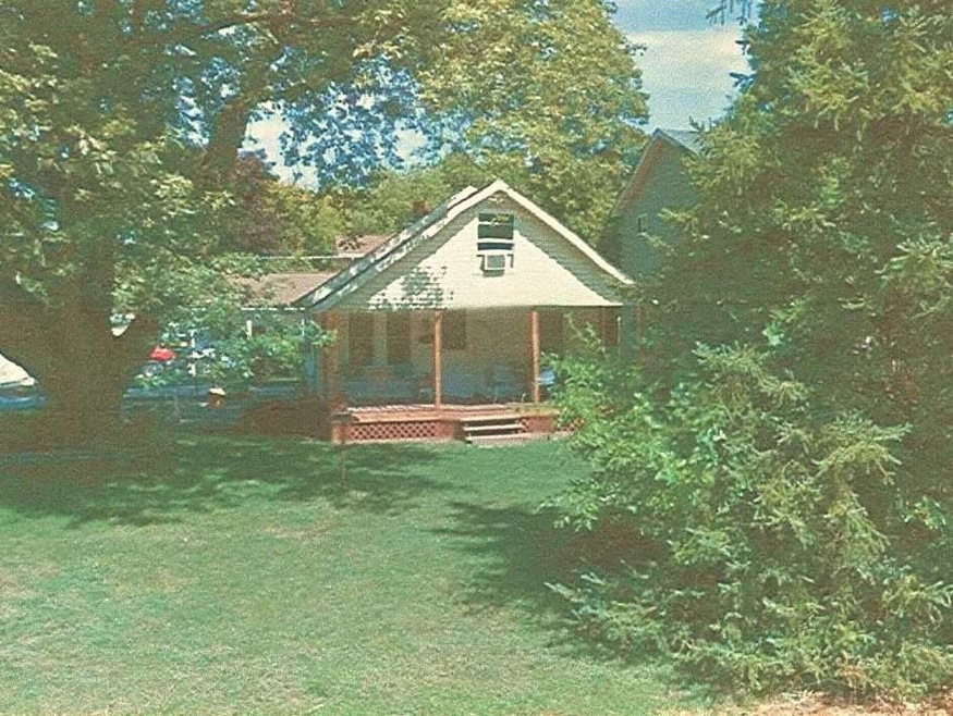 2321 Elmwood St, Port Huron, MI 48060 - photo 1