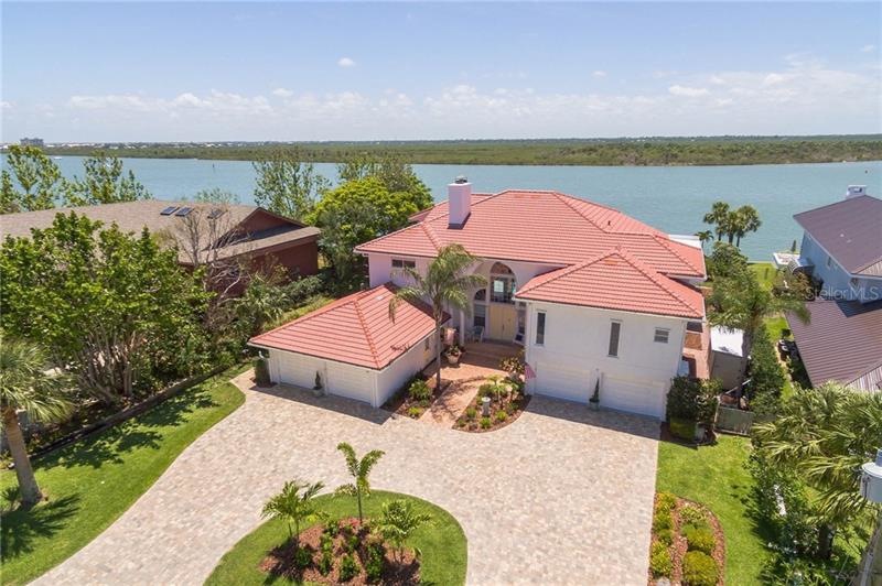 100' of direct waterfront on the Intracoastal Wate