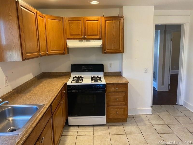 EAT-IN KITCHEN