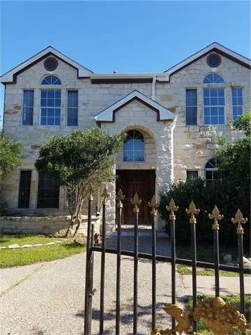 Beautiful curb appeal!
