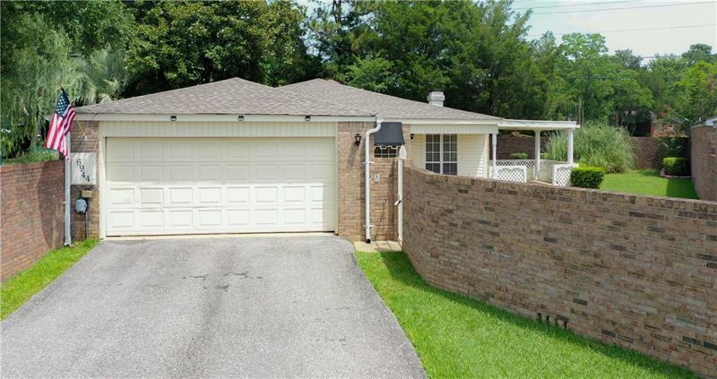 Located in a great cul-de-sac, the perfect patio h