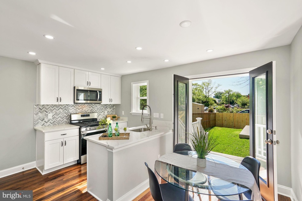 5653 Fenwick Dr, Alexandria, VA 22303 - photo 1