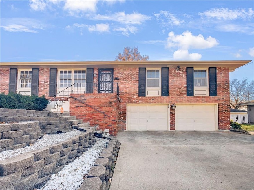 3711 S Kiger Rd, Independence, MO 64055 - photo 1