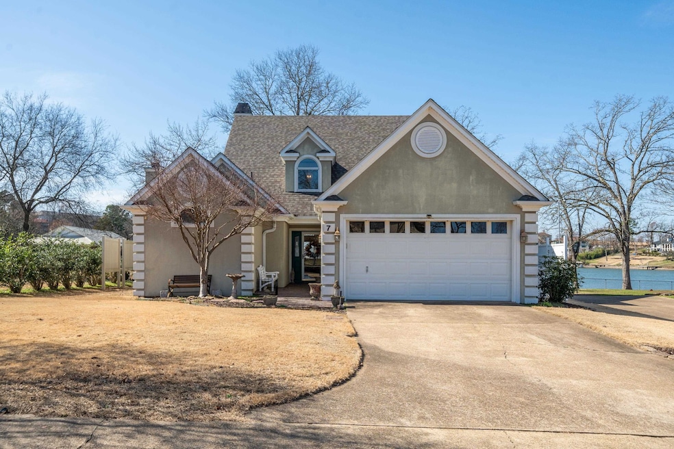 Sold $700,000 • Co-Listing Agent