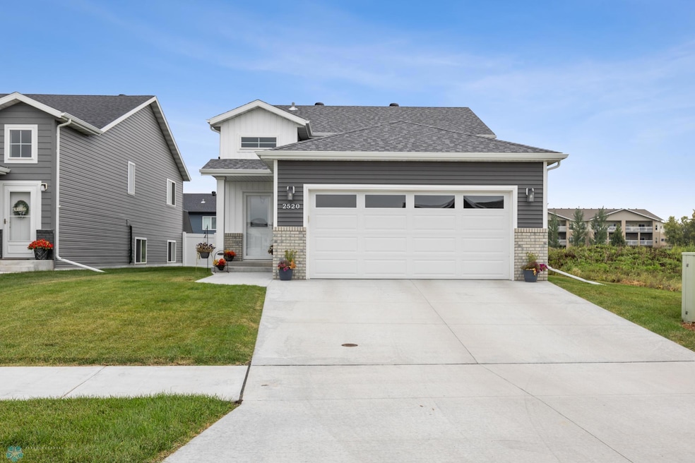 For Sale $319,900 • Co-Listing Agent