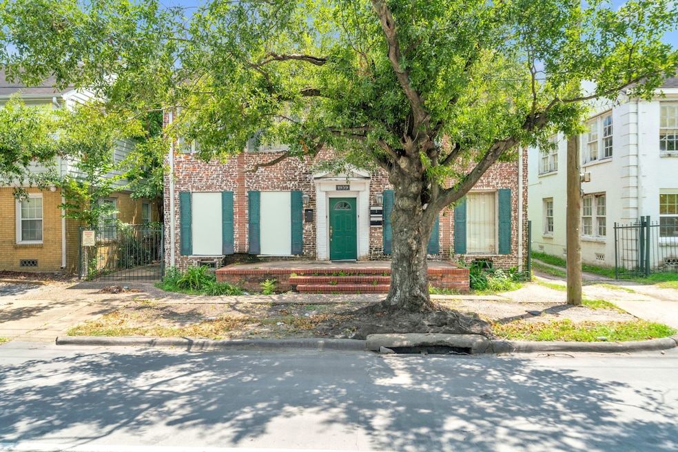 1939 Richmond Ave unit 2, Houston, TX 77098 - photo 1