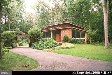 5385 Summit Dr, Fairfax, VA 22030 - photo 1