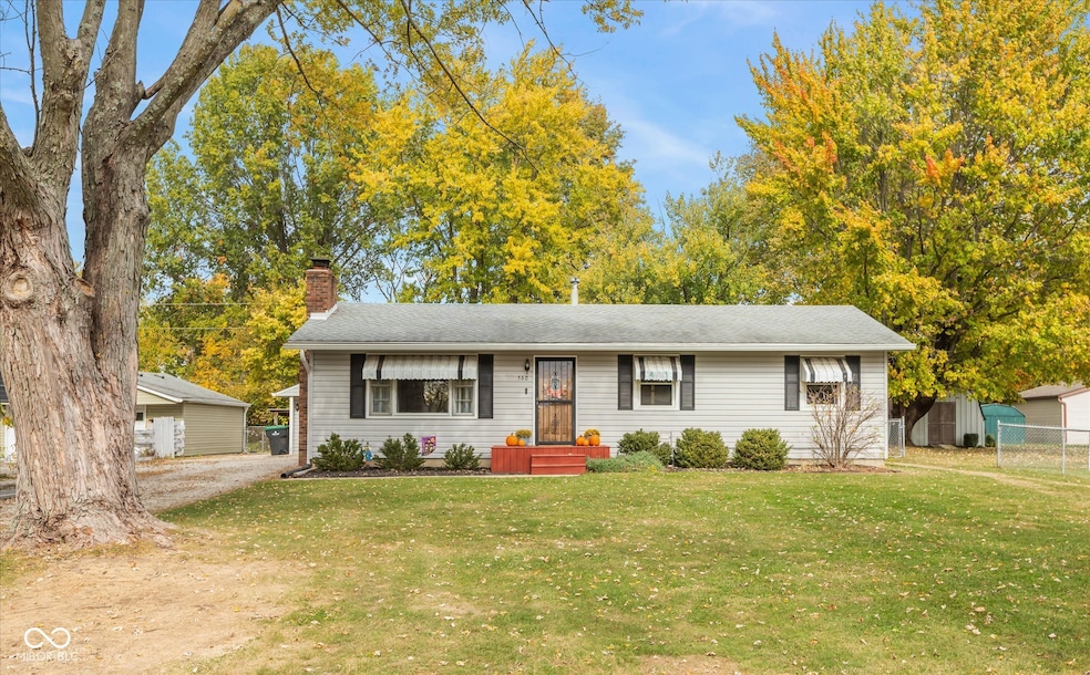 560 Barnett Ct, Whiteland, IN 46184 - photo 1