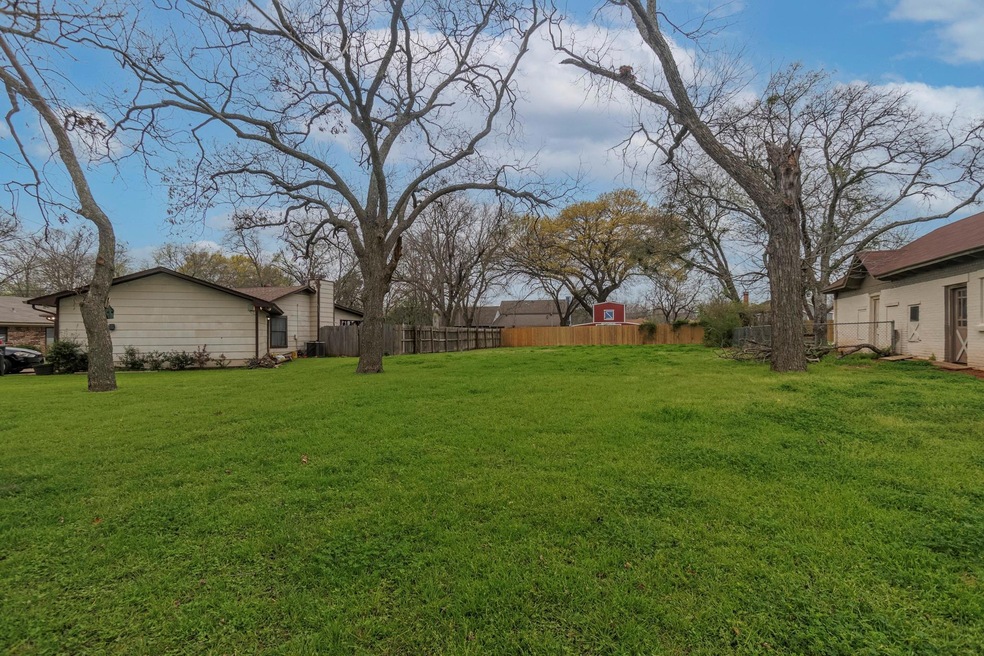 1111 N Douglas - Lot 2 Ave, Cleburne, TX 76033 - photo 1