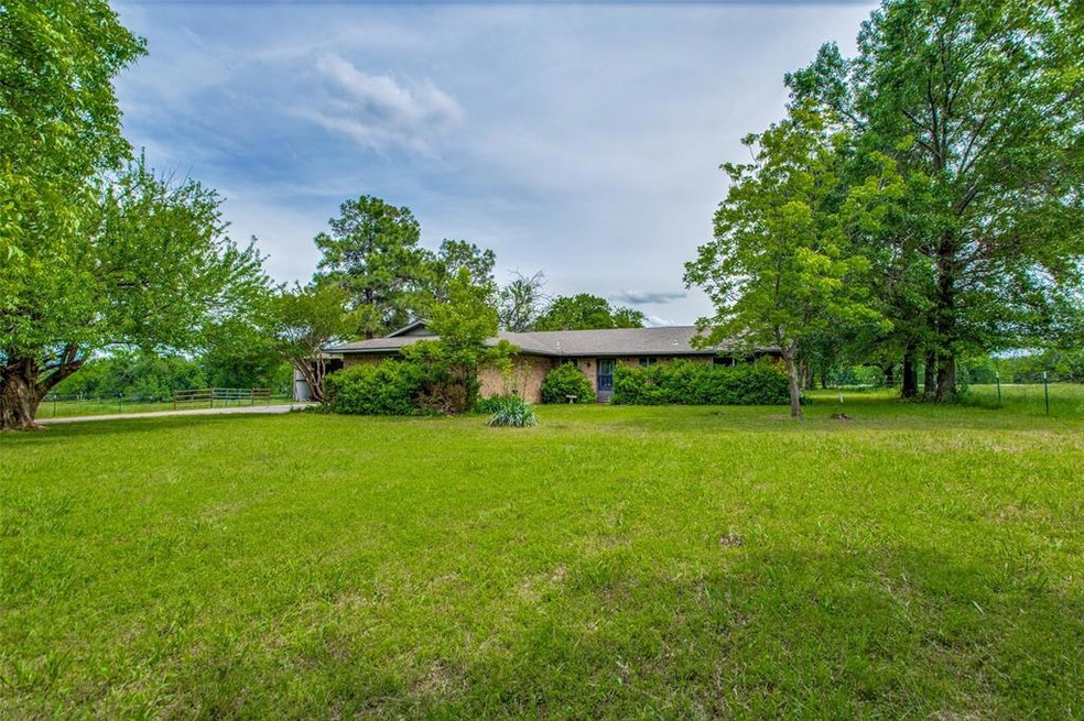 4840 Helen Dr, Denison, TX 75020 - photo 1