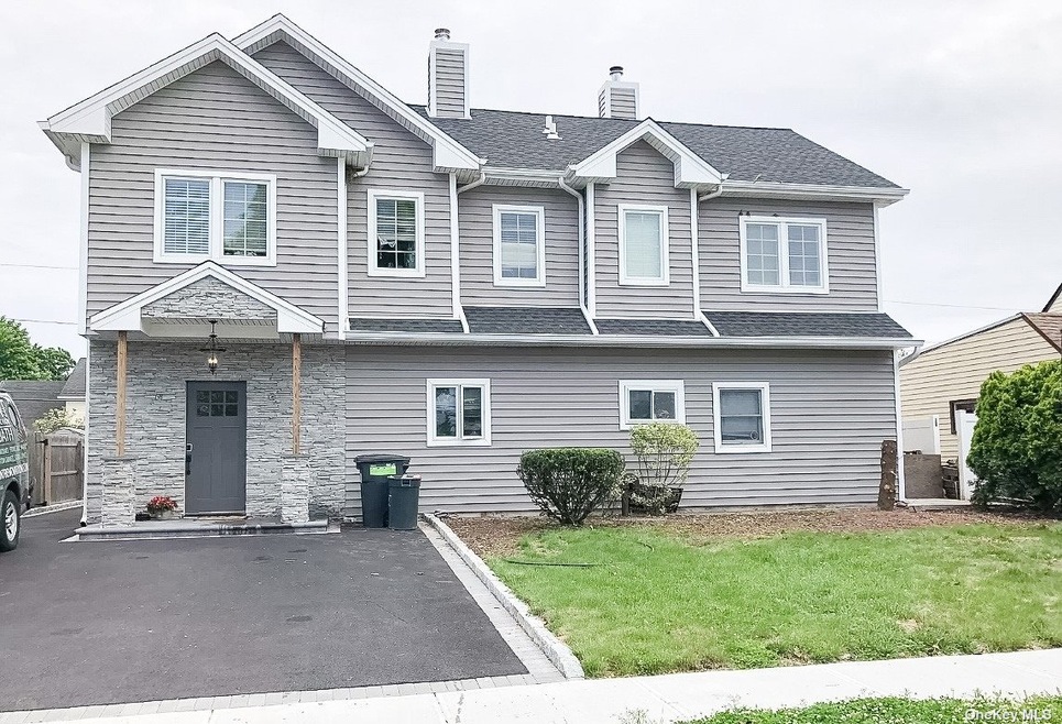 49 Sprucewood Dr, Levittown, NY 11756 - photo 1