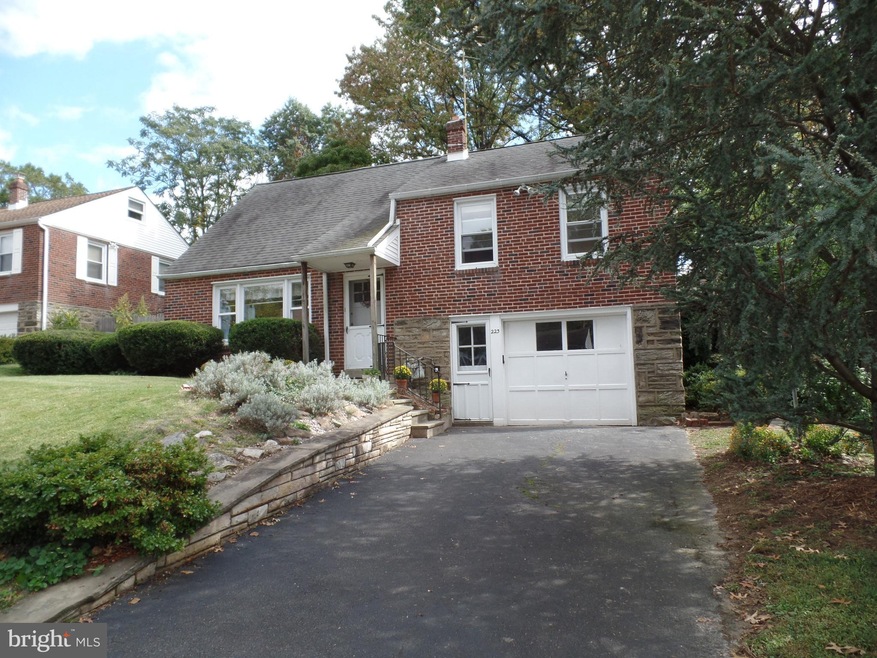 223 Rolling Hill Rd, Elkins Park, PA 19027 - photo 1