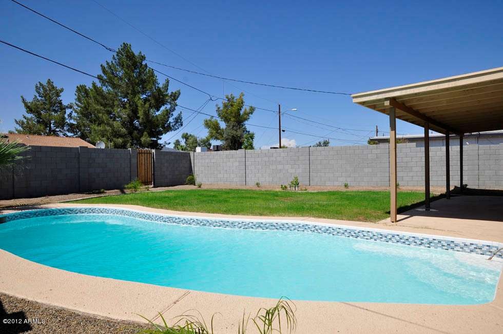 Pool-Backyard
