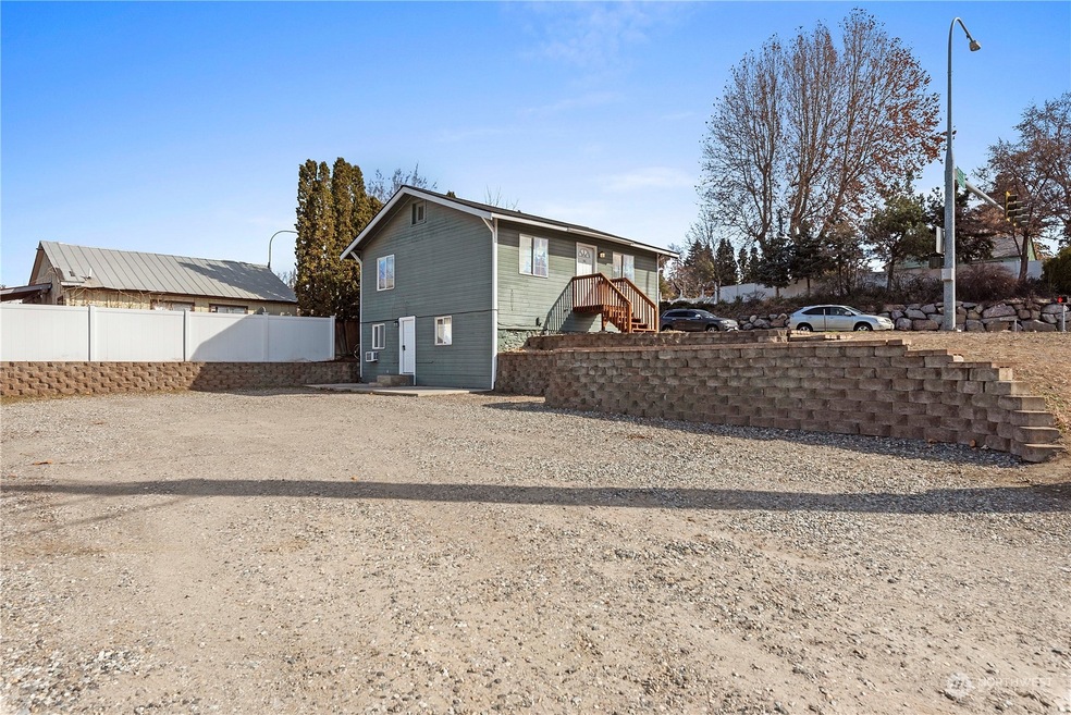 5 19th St NW, East Wenatchee, WA 98802 - photo 1