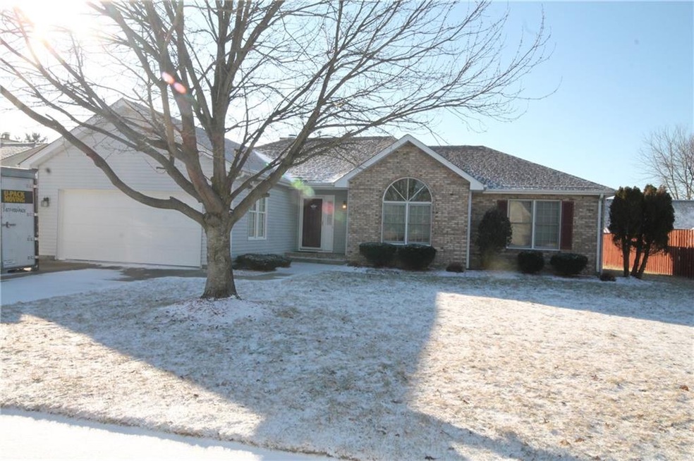 4717 Gray Fox Ct, Columbus, IN 47203 - photo 1