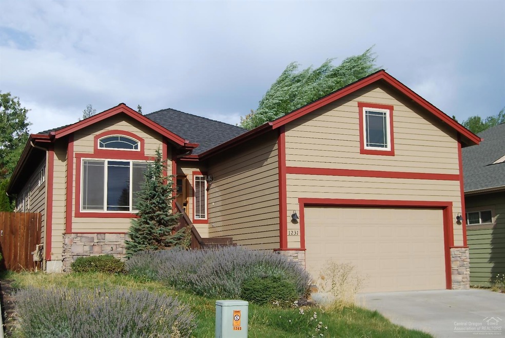 1231 SW Tanner Ct, Bend, OR 97702 - photo 1