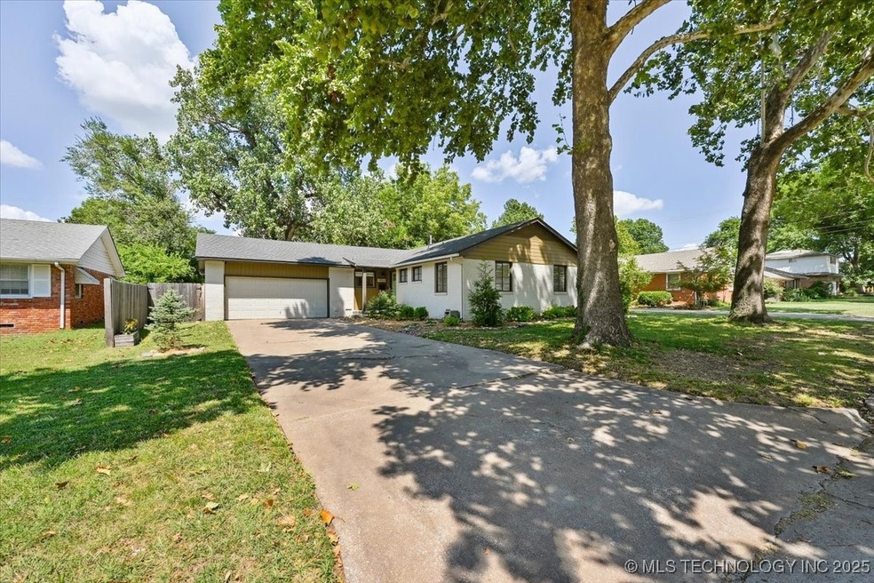 3923 E 52nd St, Tulsa, OK 74135 - photo 1