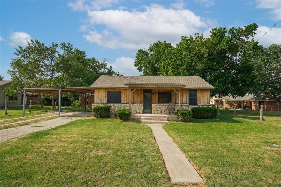 407 W Morton St, Boyd, TX 76023 - photo 1